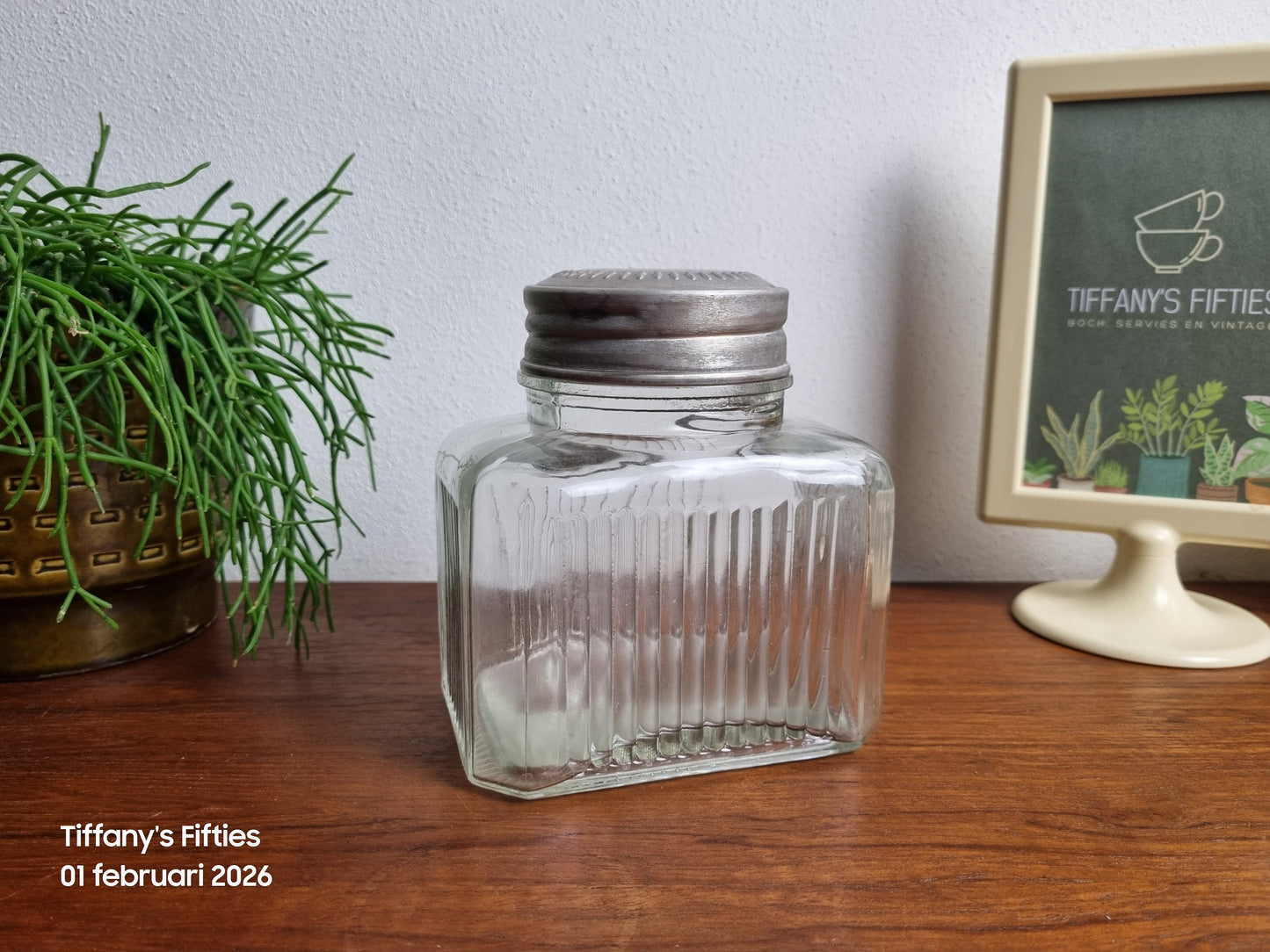 Voorraadpot geribbeld glas, metalen deksel