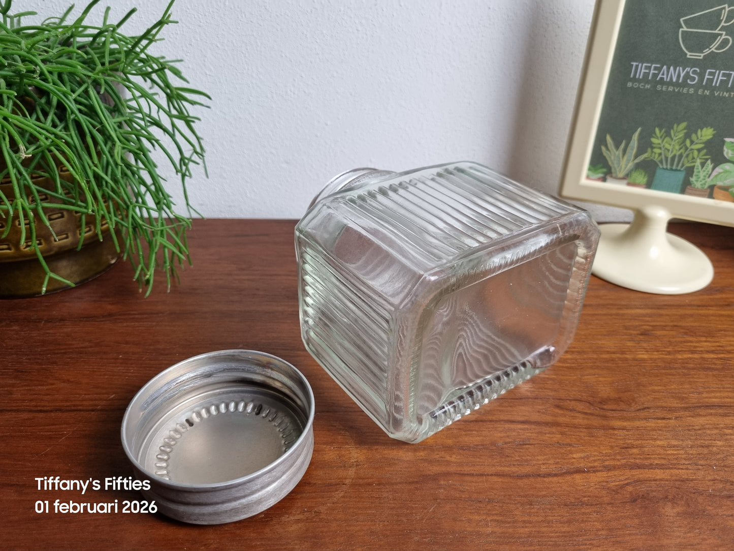 Voorraadpot geribbeld glas, metalen deksel