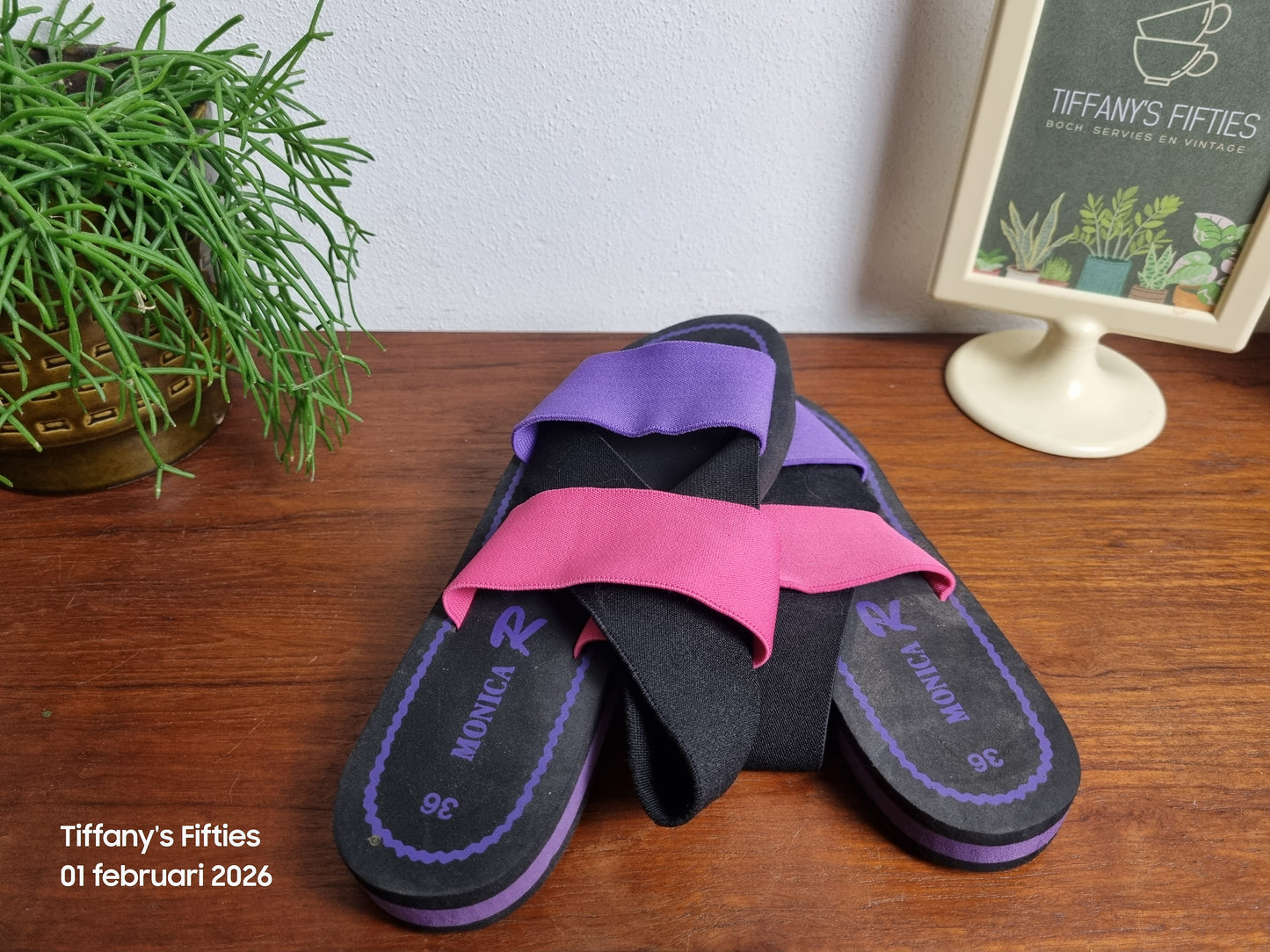 Vintage sandalen met elastische banden – maat 36