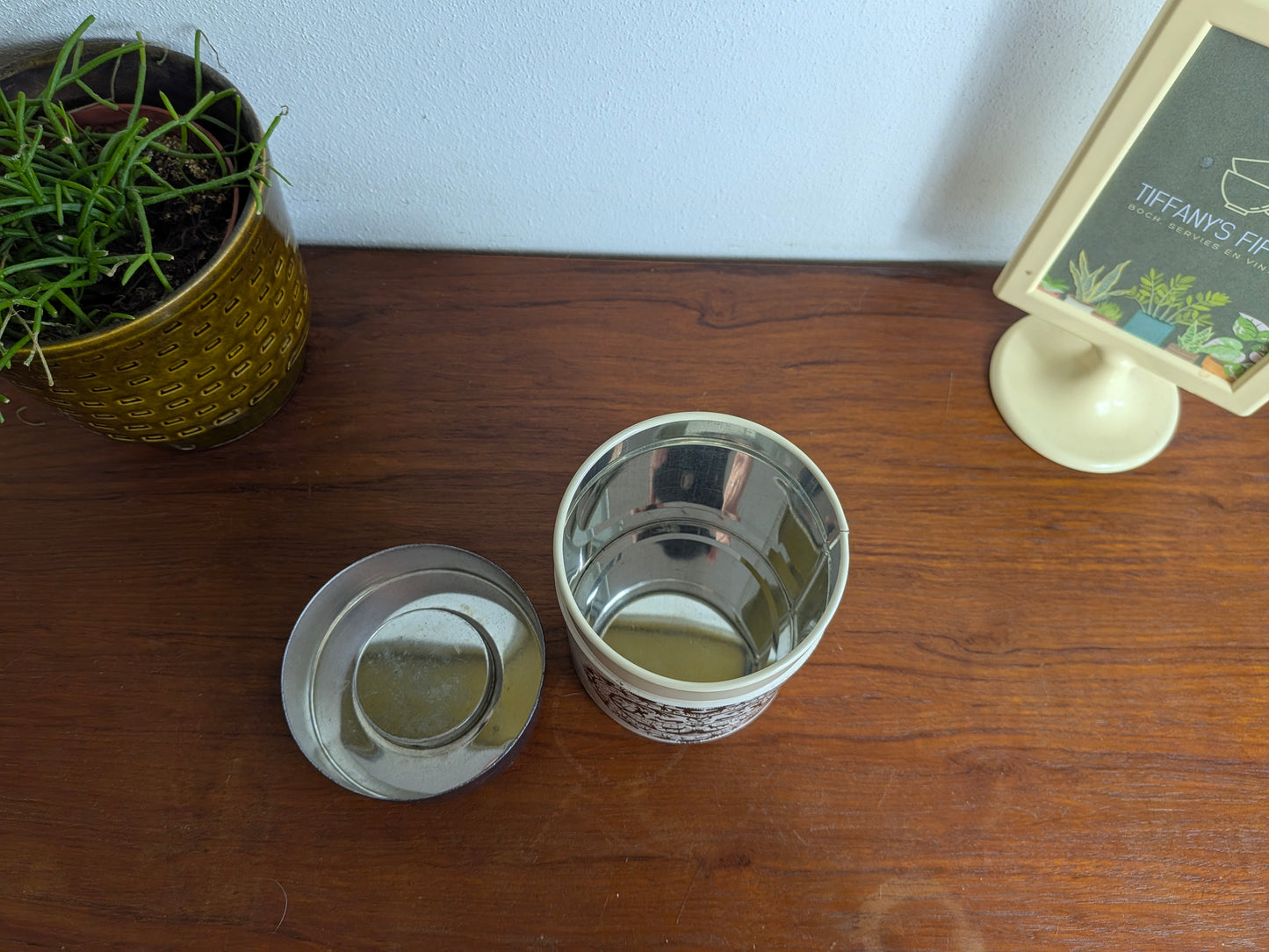 Vintage voorraadblik met Scandinavisch dierenmotief