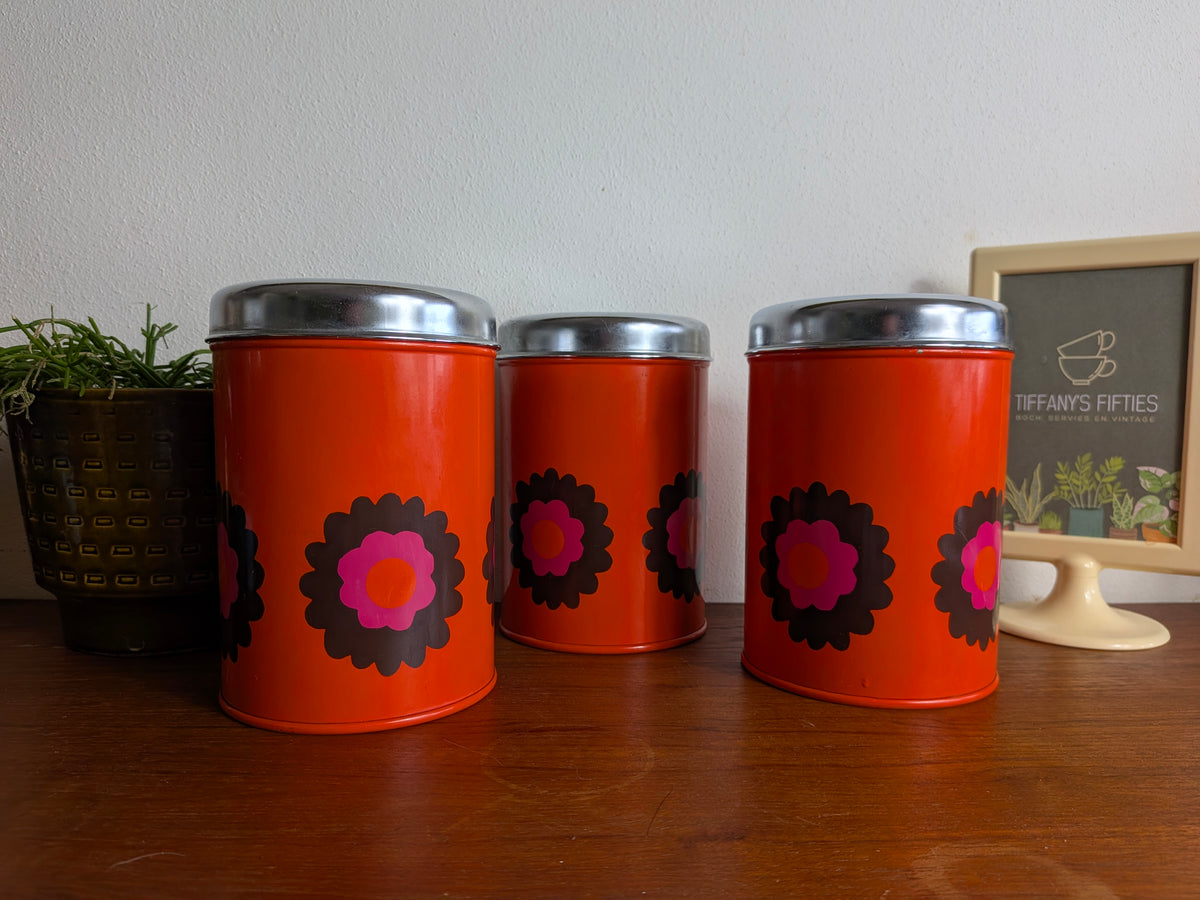 Oranje Brabantia voorraadblik met retro bloemendecor