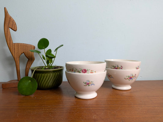 Vintage kommetje Petrus Regout Maastricht met bloemendecor