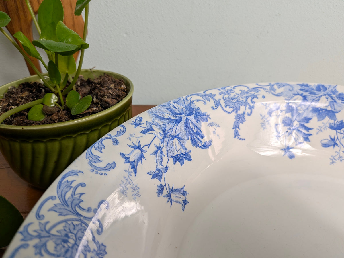 Grote schaal blauw bloemendecor