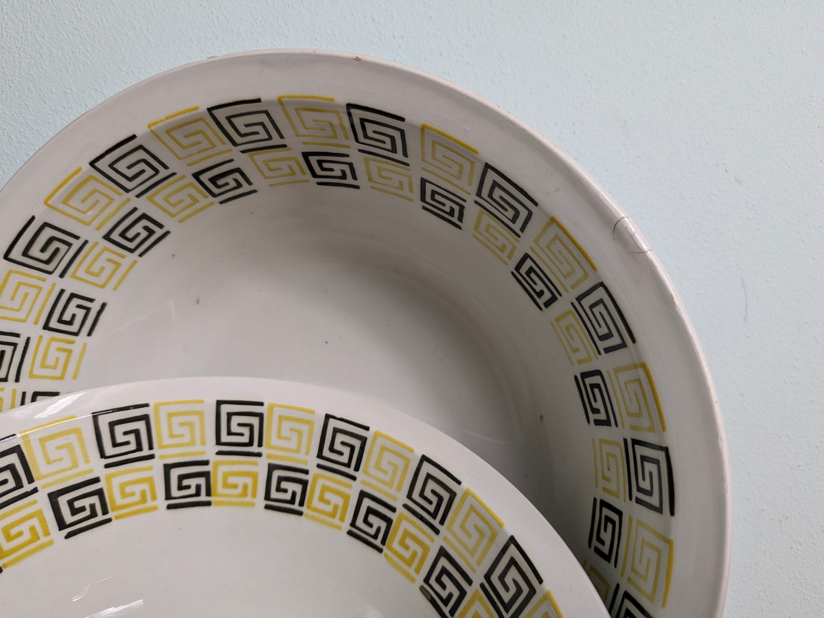 Serveerschaal Badonviller geometrisch decor geel zwart
