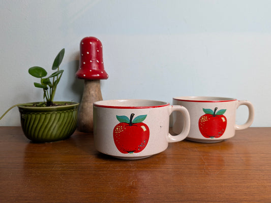 Set 2 retro mokken met appelmotief