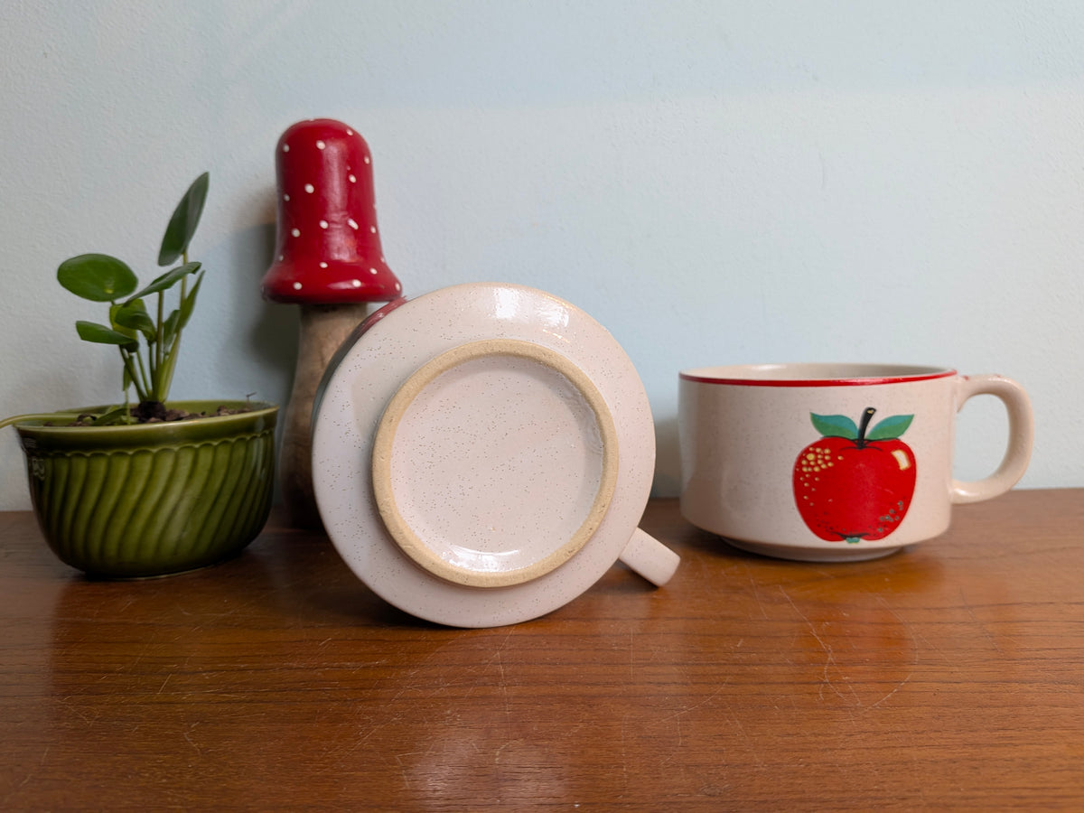Set 2 retro mokken met appelmotief