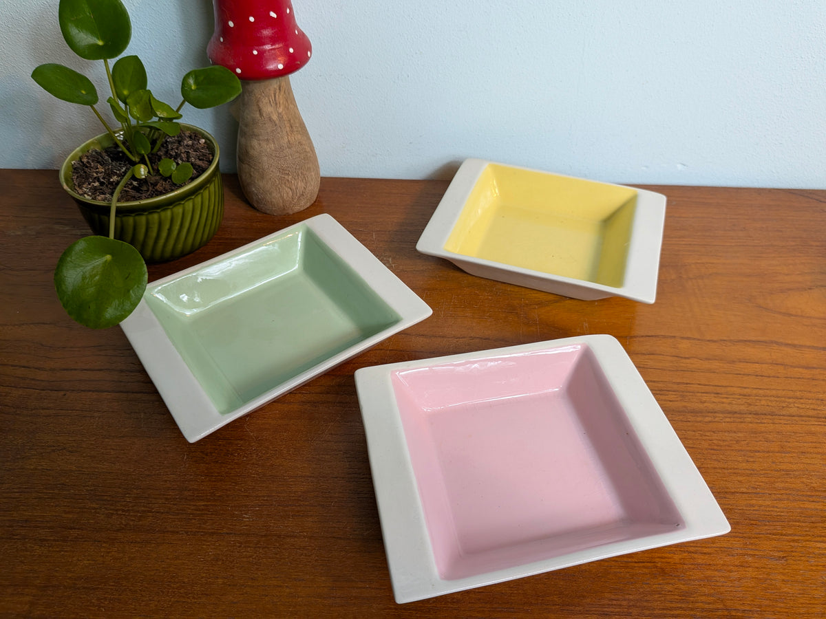 3 Schaaltjes VEB pastelkleuren