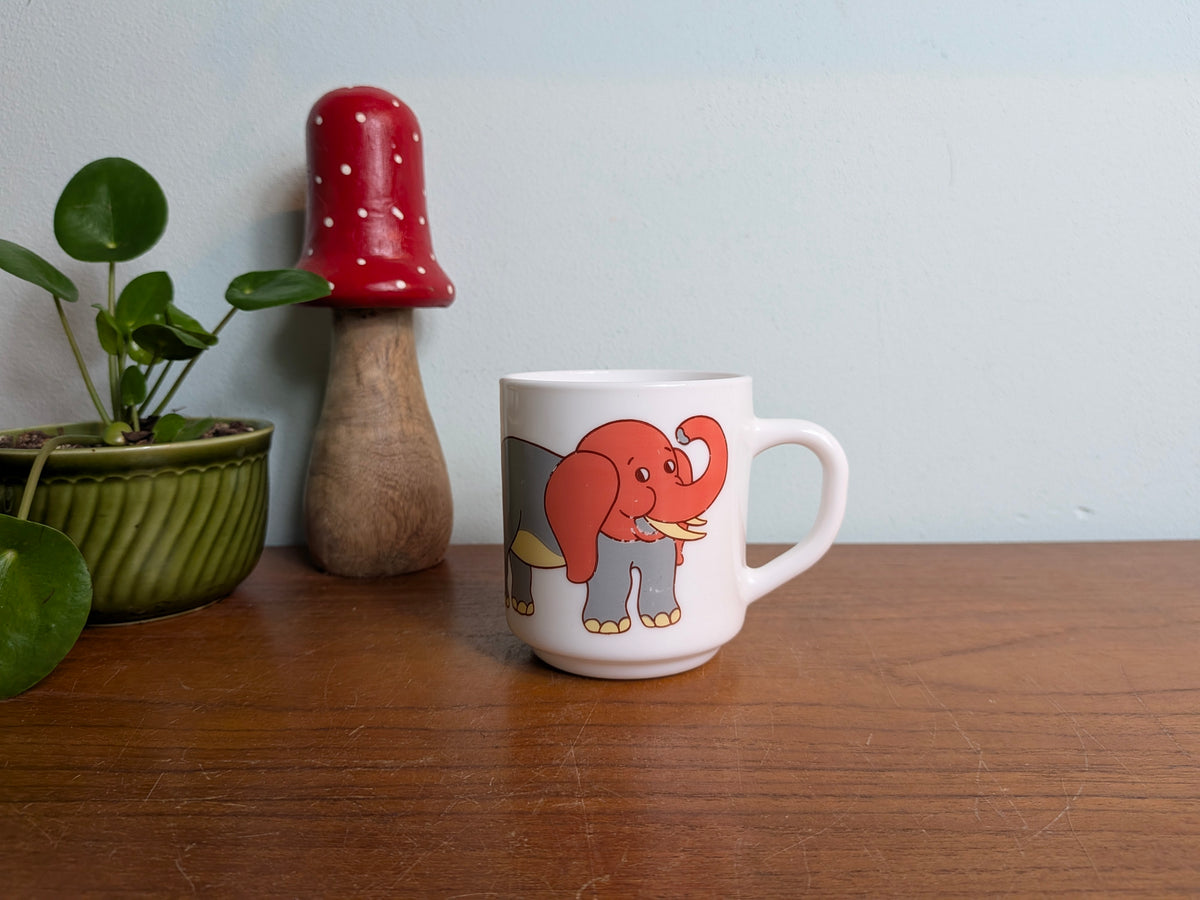 Kinderbeker Arcopal France met olifant