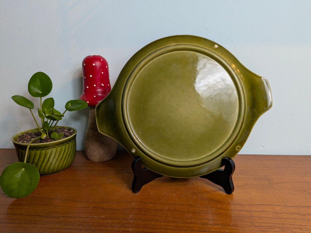 Groene keramische serveerschaal met oren